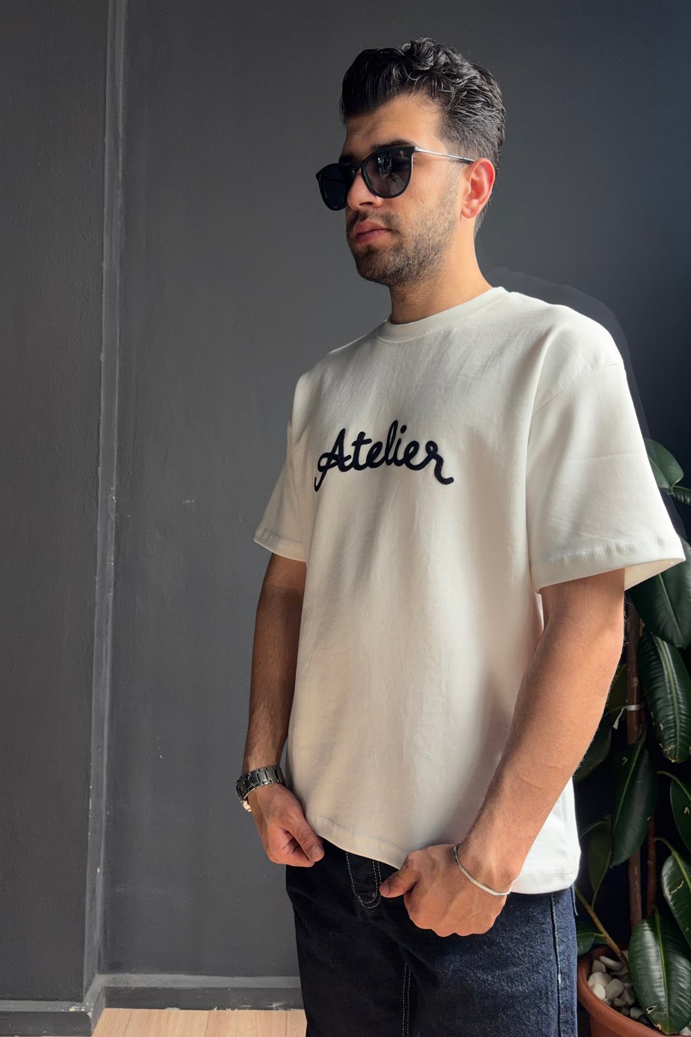 Beyaz Atelier Nakışlı Tişört