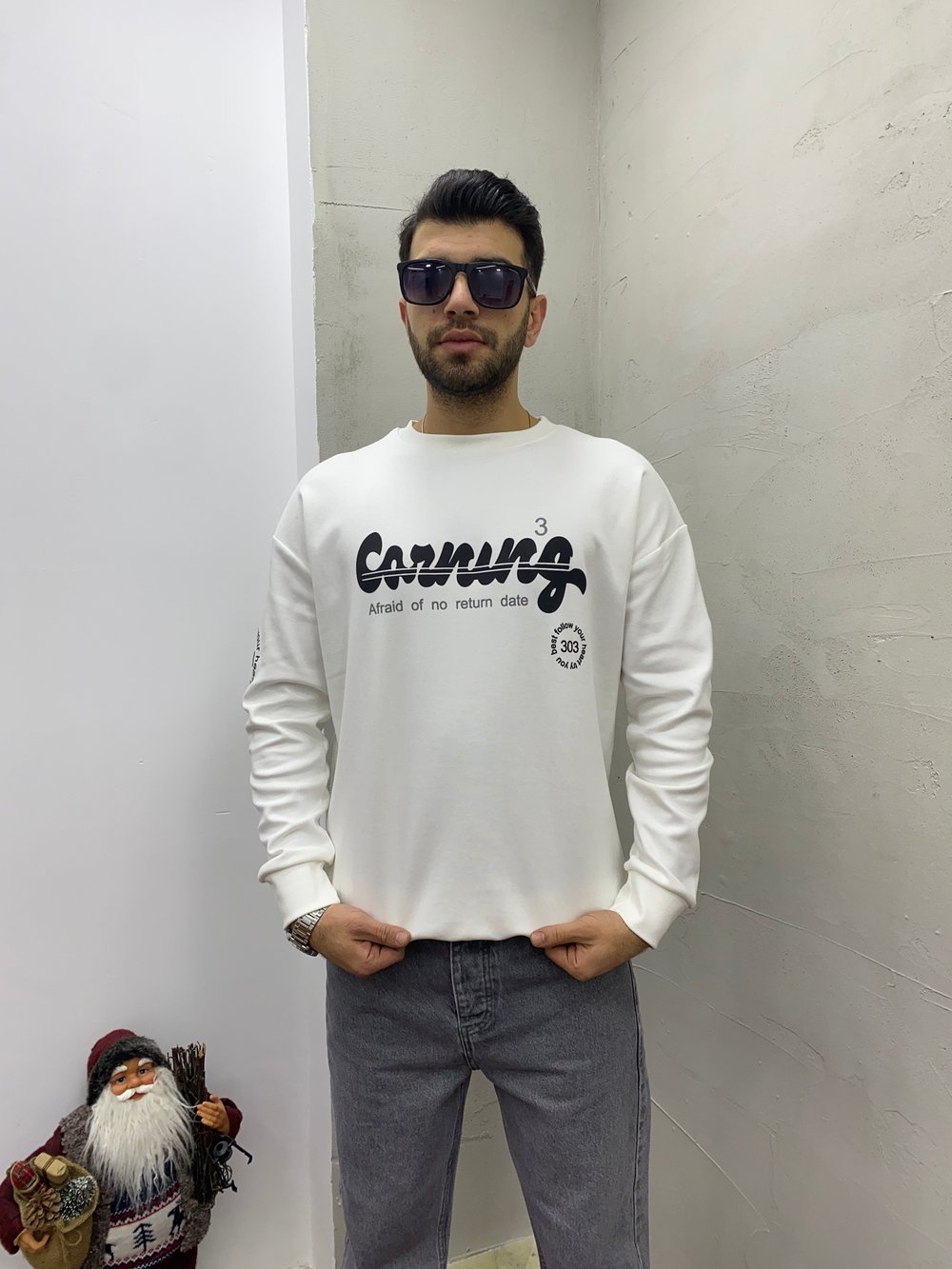 Beyaz Baskılı Kol Detaylı Sweatshirt