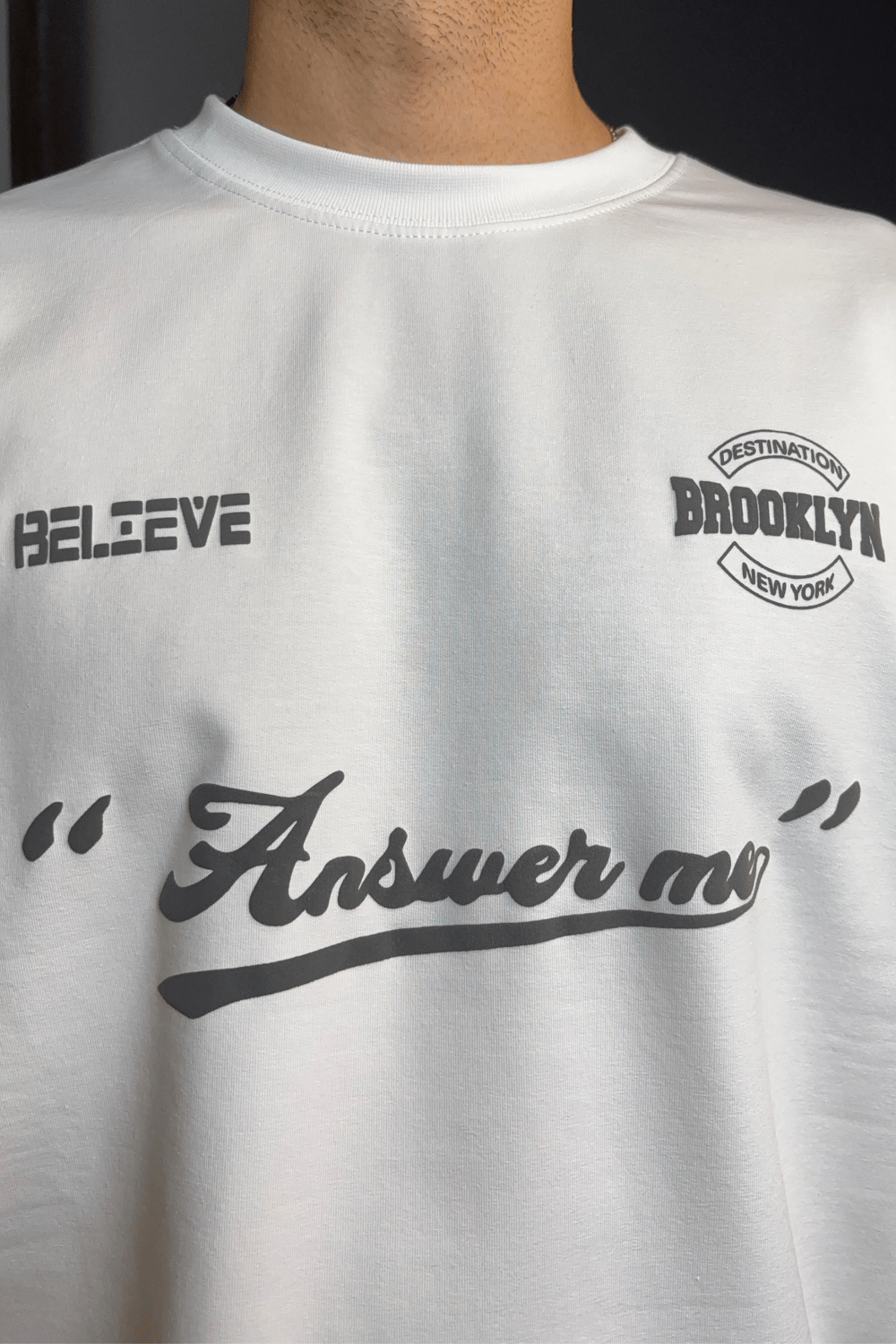 Beyaz Brooklyn Baskılı Tişört