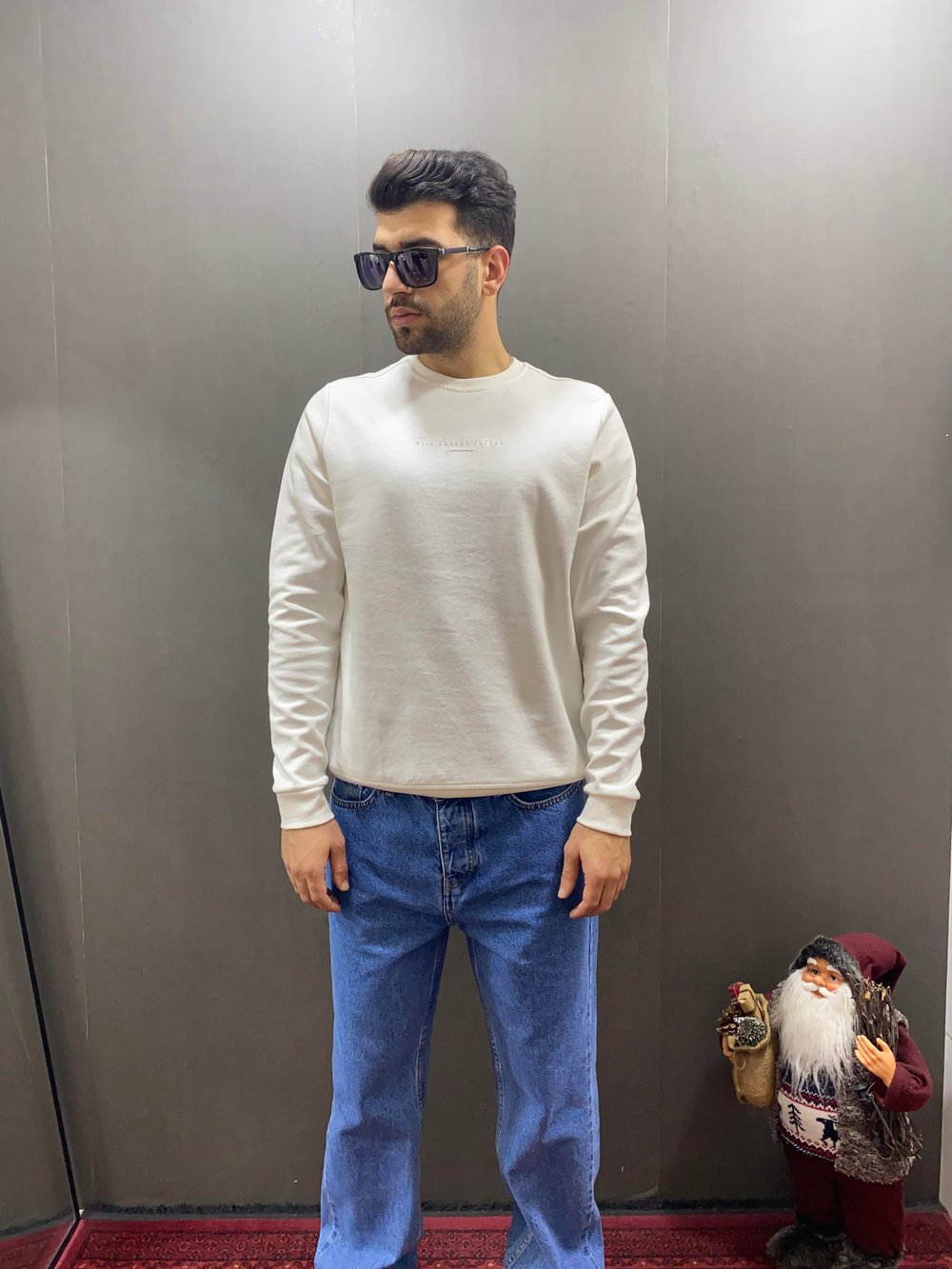 Beyaz Minimal Baskılı Sweatshirt