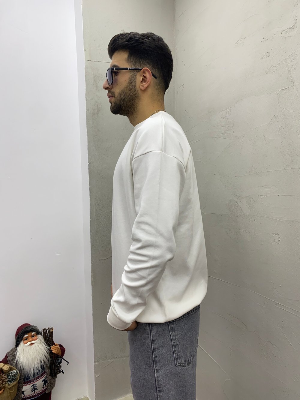 Beyaz Minimal Baskılı Sweatshirt
