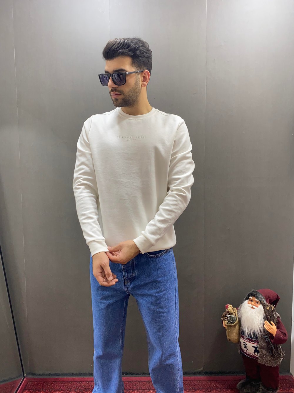 Beyaz Minimal Baskılı Sweatshirt