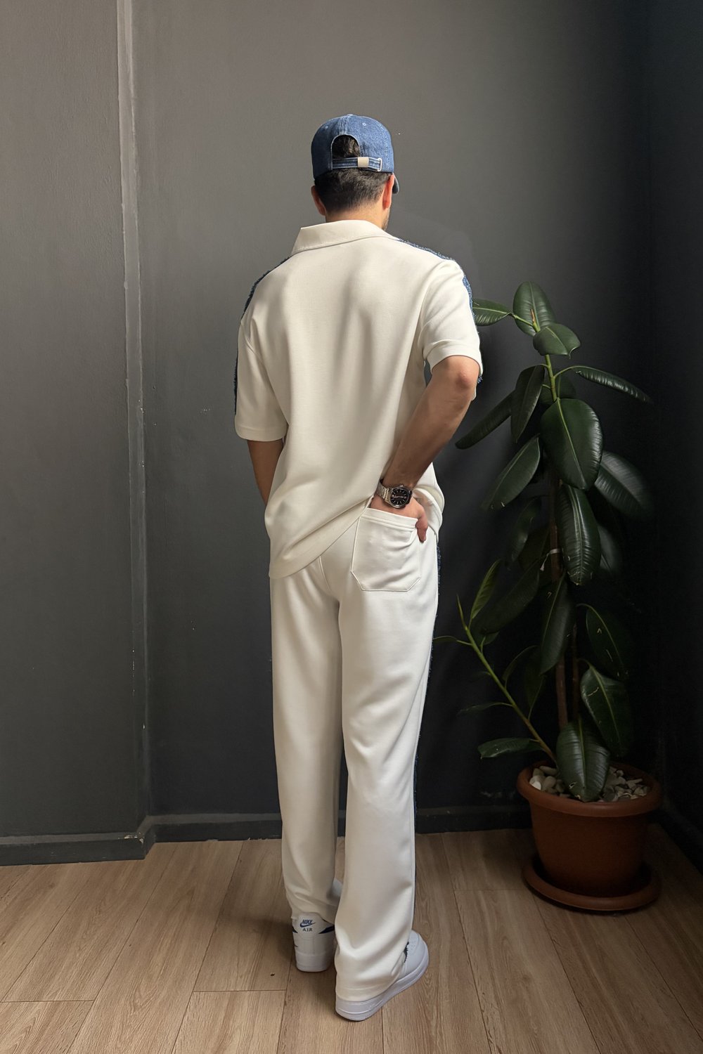 Ekru 242 Şerit Detaylı Eşofman Takımı