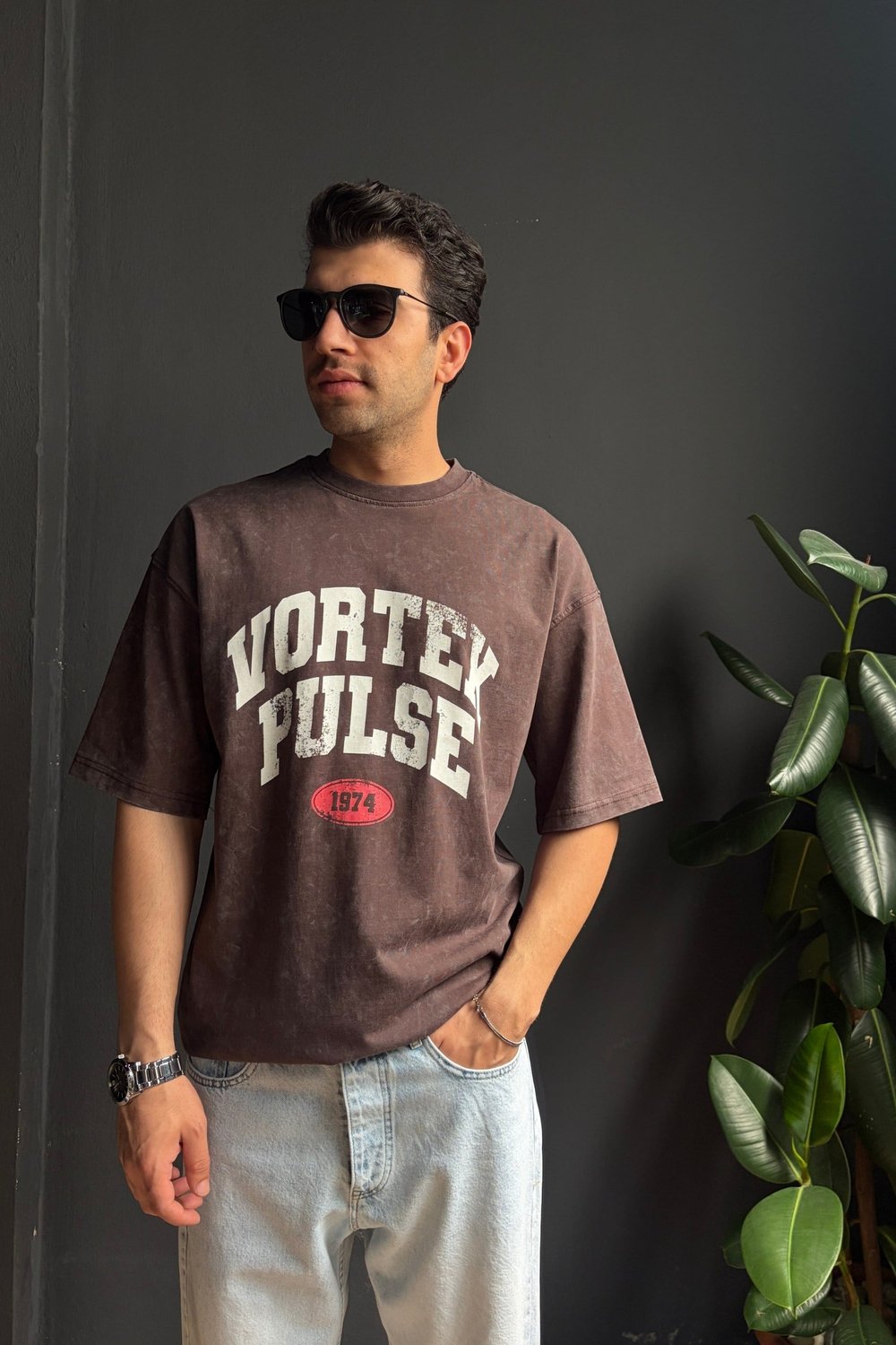 Kahve Vortex Pulse Baskılı Yıkamalı Oversize Tişört