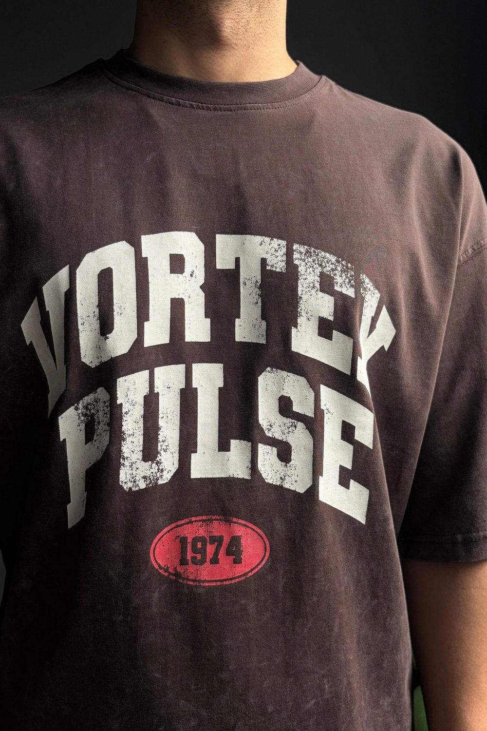 Kahve Vortex Pulse Baskılı Yıkamalı Oversize Tişört