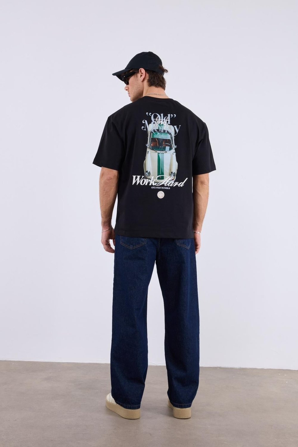 Old Money Porsche Sırt Baskılı T-shirt Siyah