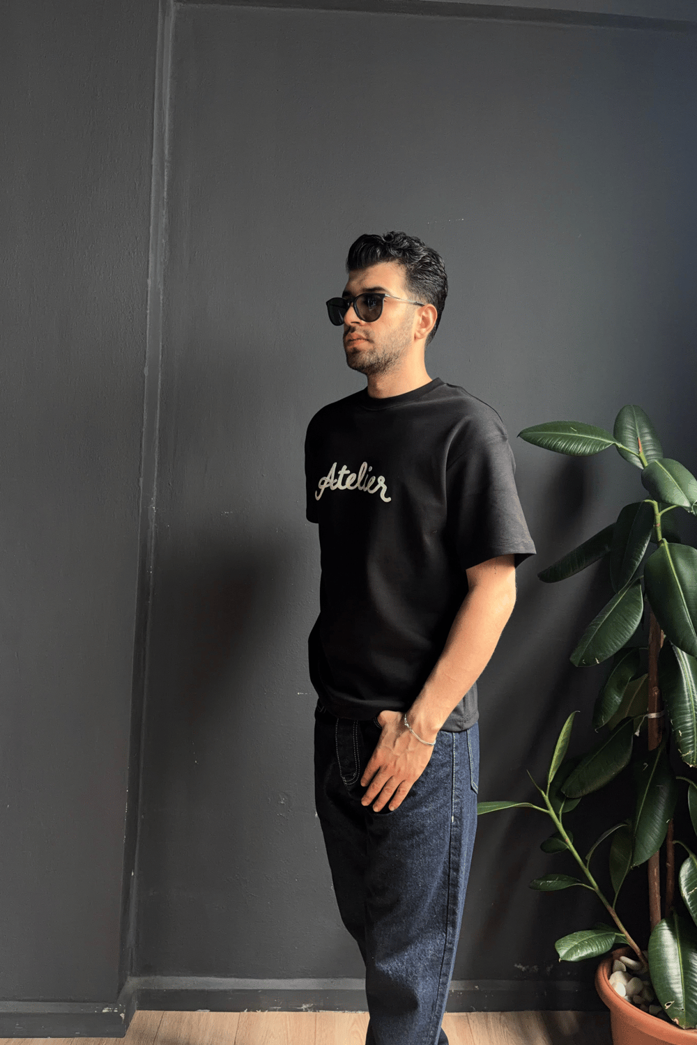 Siyah Atelier Nakışlı Tişört