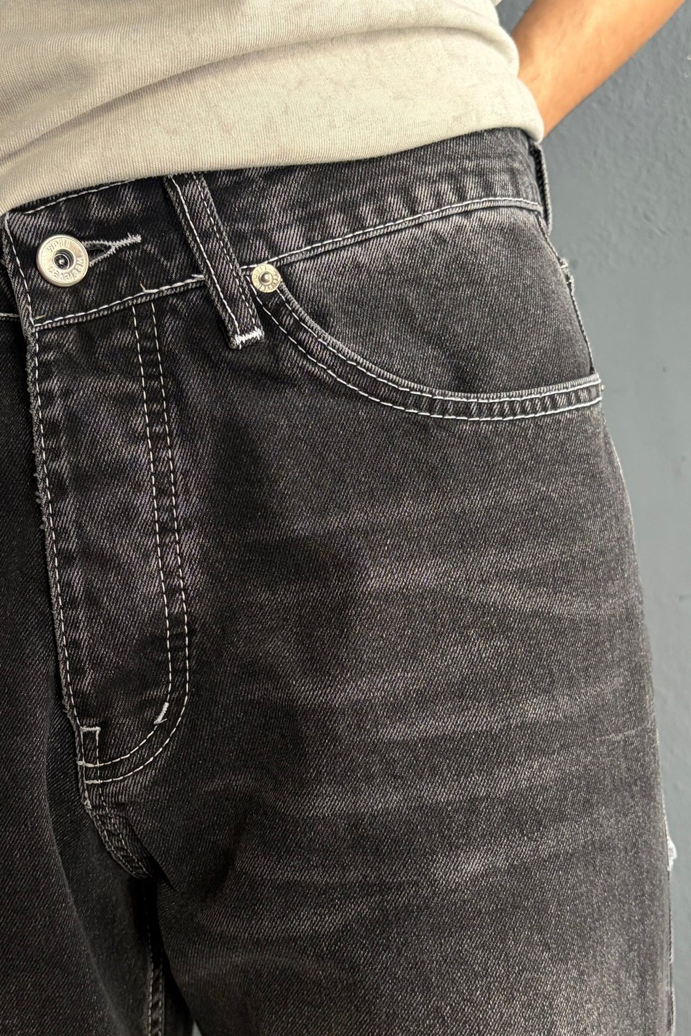 Siyah Dikiş Detaylı Baggy Jean