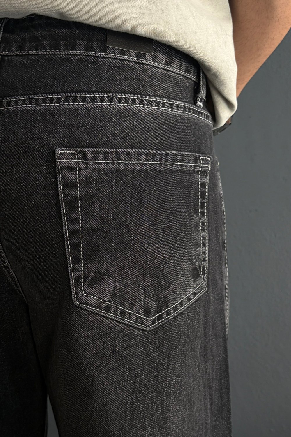 Siyah Dikiş Detaylı Baggy Jean