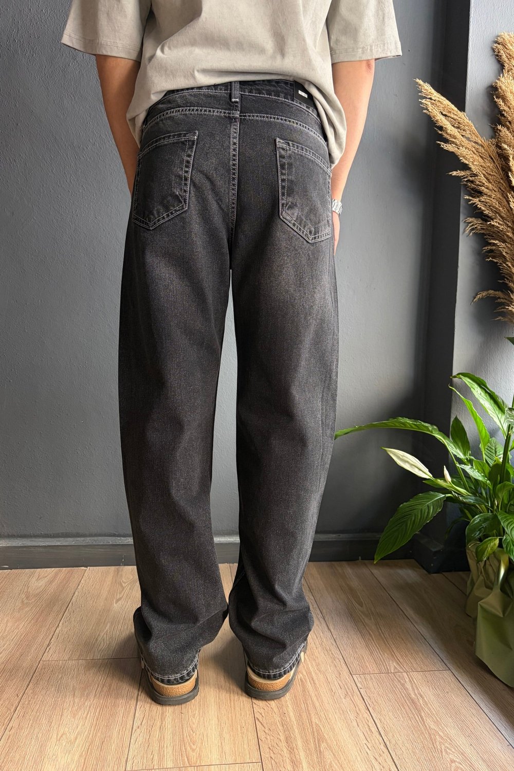 Siyah Dikiş Detaylı Baggy Jean