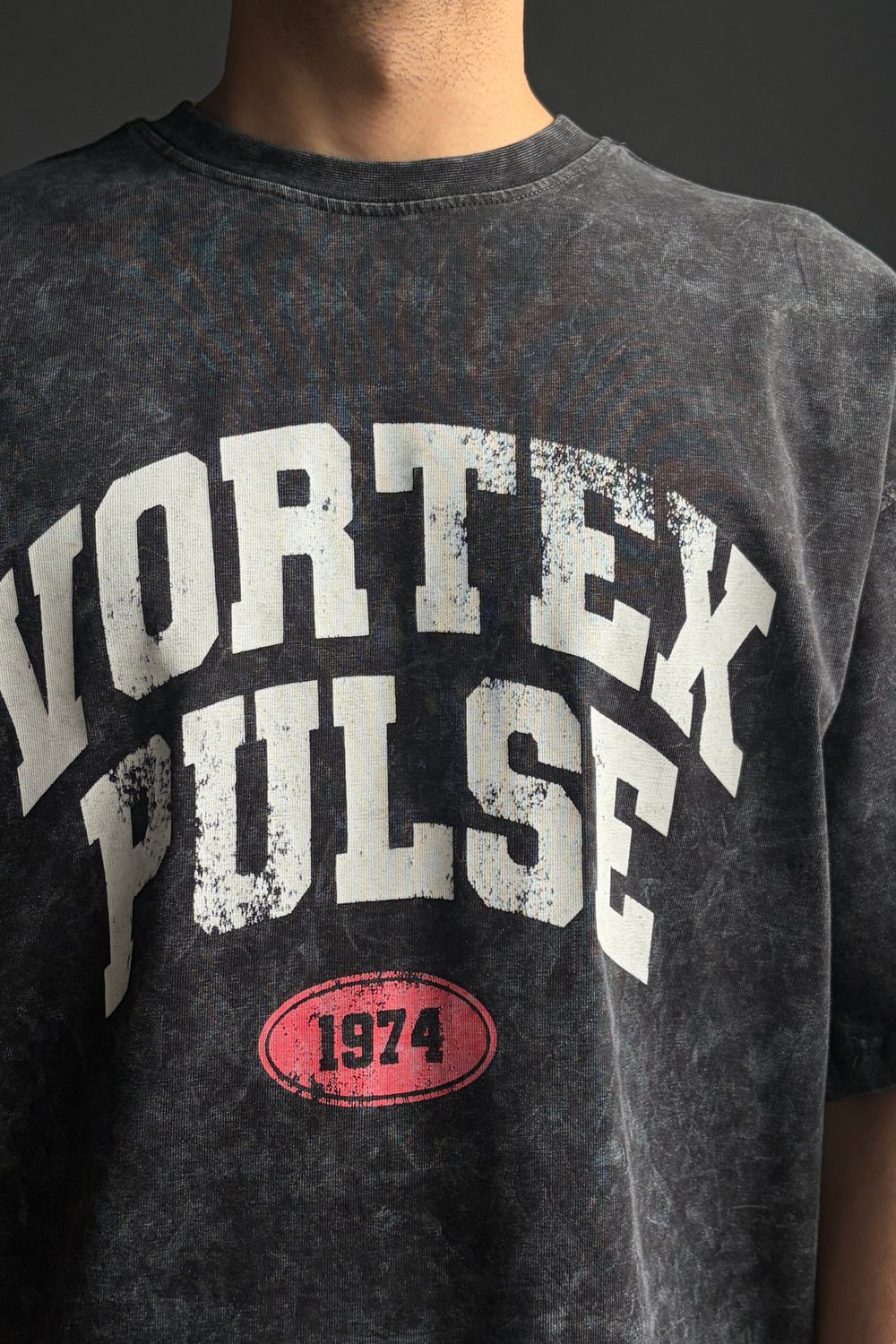 Siyah Vortex Pulse Baskılı Yıkamalı Oversize Tişört