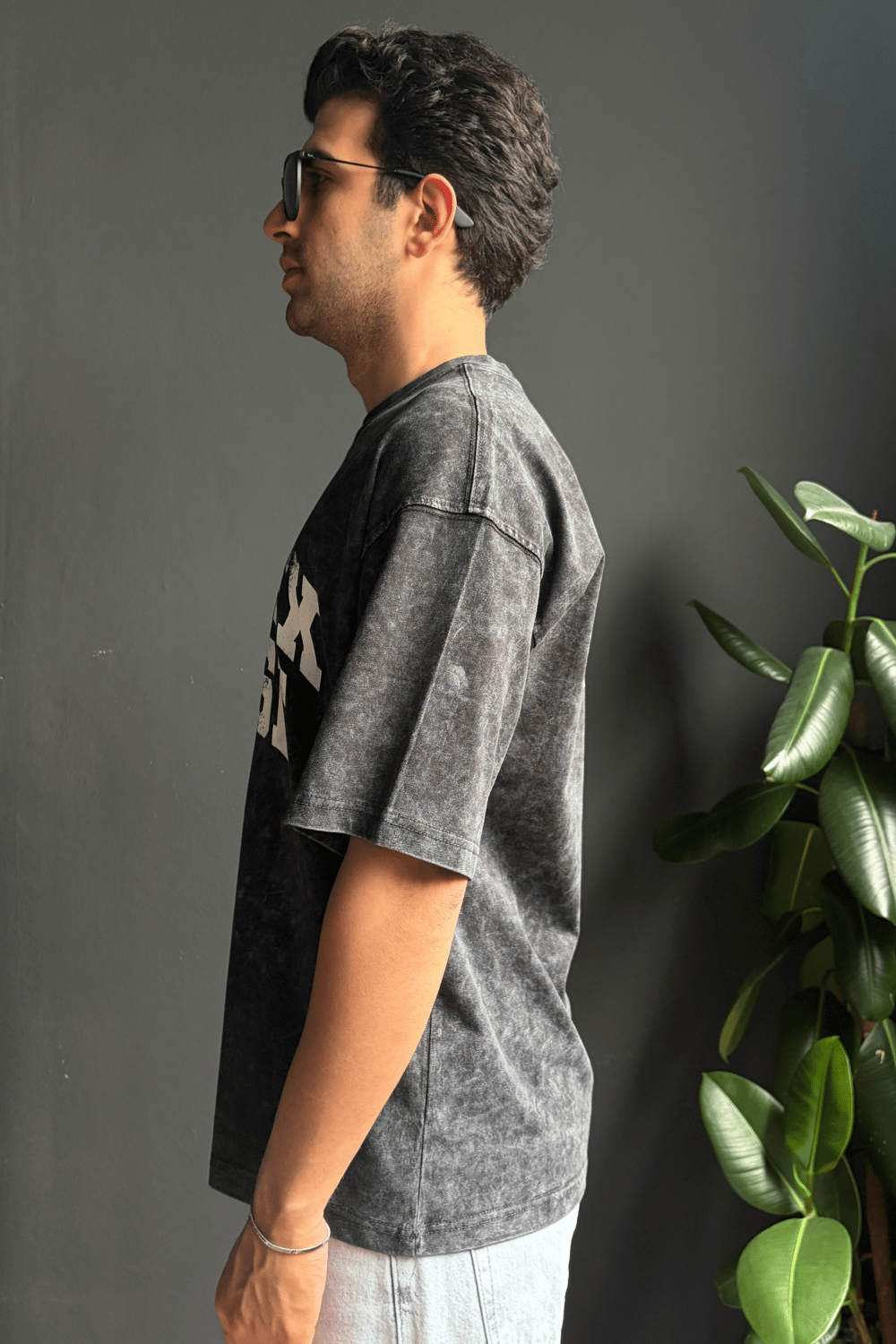 Siyah Vortex Pulse Baskılı Yıkamalı Oversize Tişört