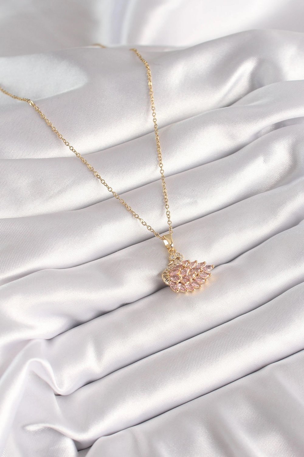 Mey İthalat® 316L Çelik Gold Renk Zincir Pembe Zirkon Taşlı Kuğu Model Kadın Kolye