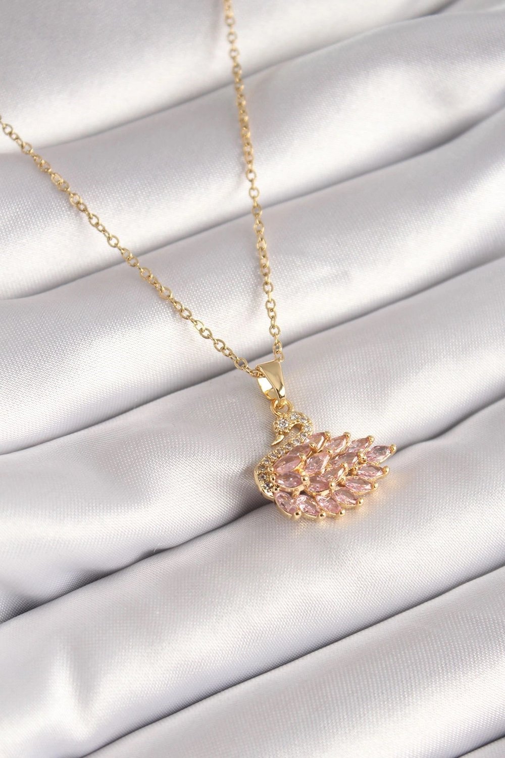 Mey İthalat® 316L Çelik Gold Renk Zincir Pembe Zirkon Taşlı Kuğu Model Kadın Kolye
