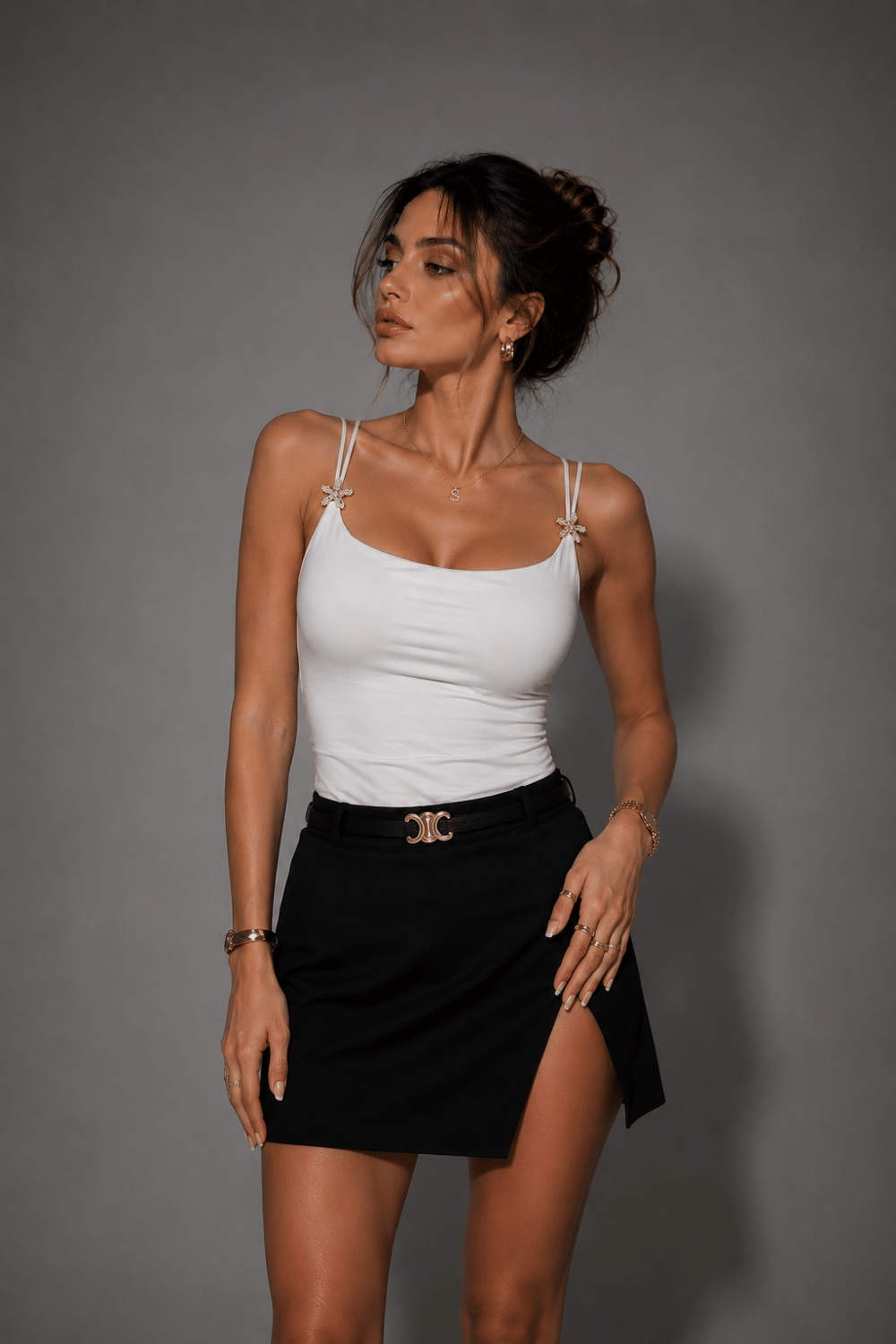 Kadın Beyaz Aksesuar Detaylı İp Askılı Slim Fit Bluz
