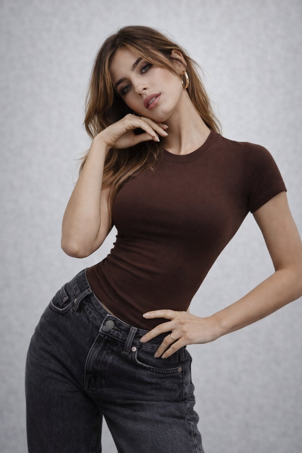 Kadın Kahverengi Bisiklet Yaka Vücuda Oturan Slim Fit Crop Tişört