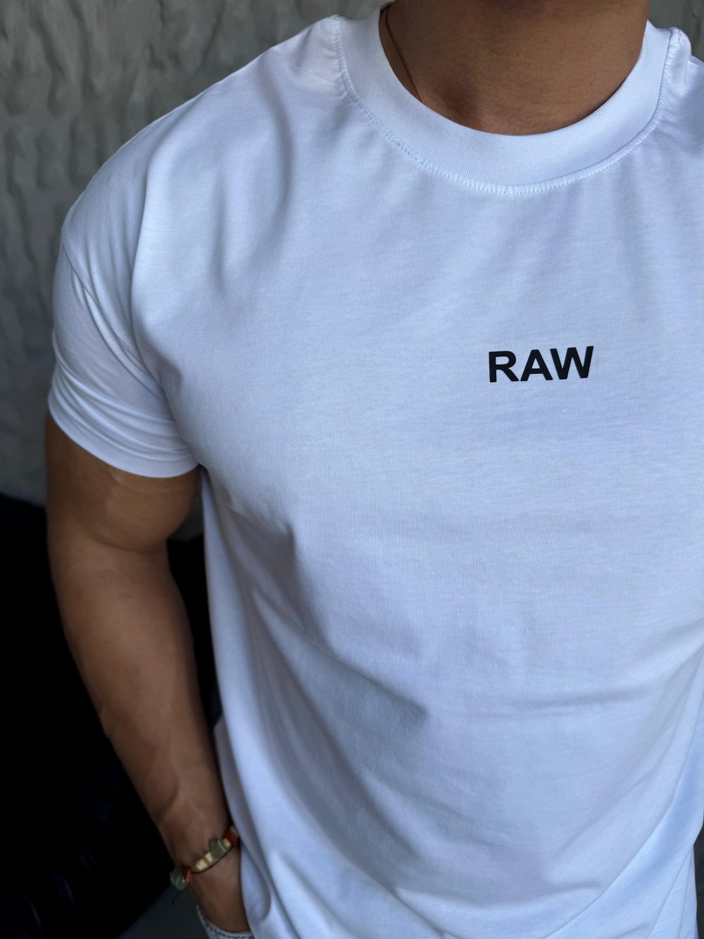Beyaz RAW Baskı Kollar Omuz Dar Kesim Oversize Tişört