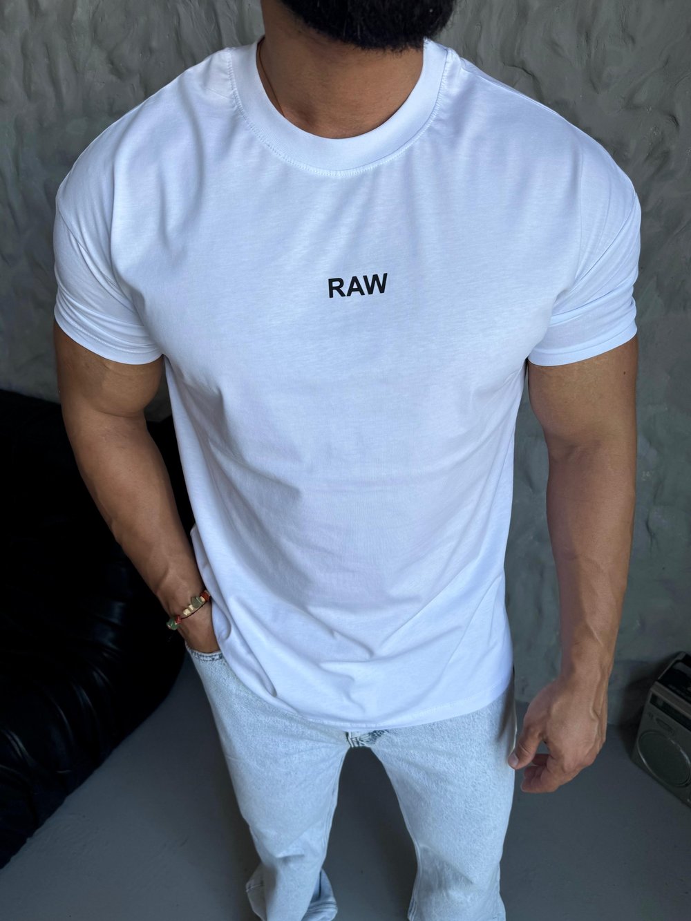 Beyaz RAW Baskı Kollar Omuz Dar Kesim Oversize Tişört