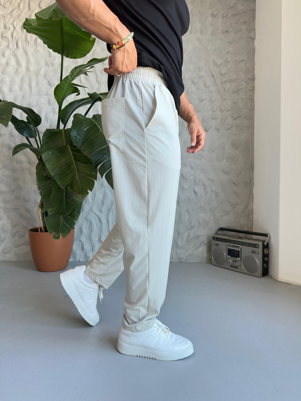Beyaz Regular Fit Ayarlanabilir Paça Jogger Modeli