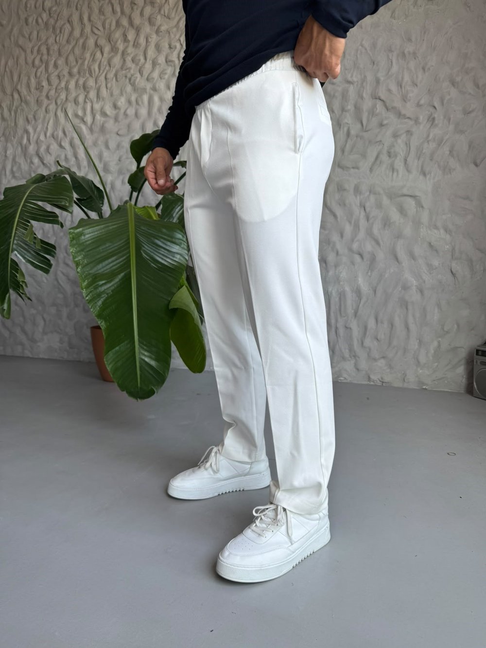 Beyaz Regular Fit Pantolon Modeli