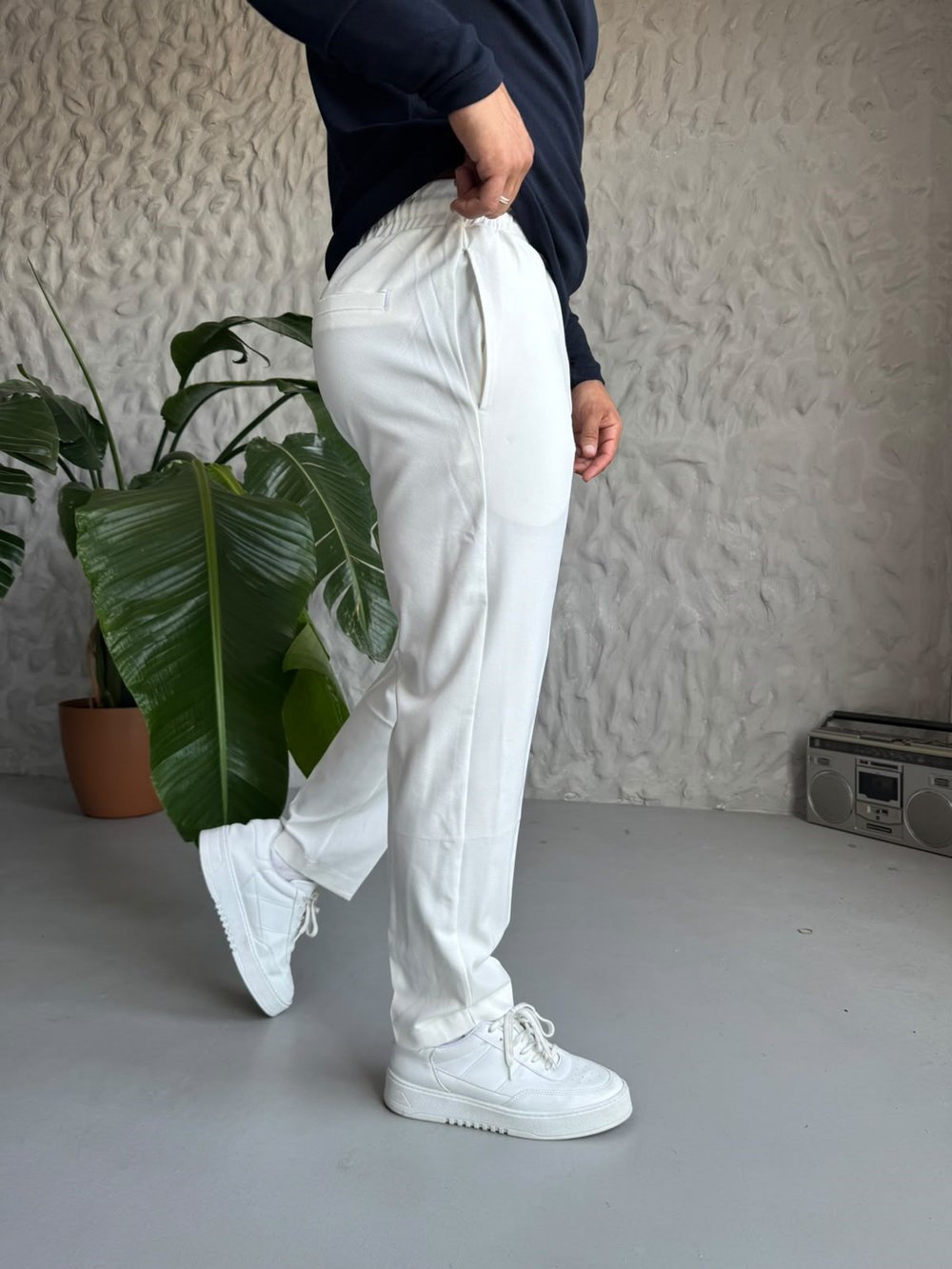 Beyaz Regular Fit Pantolon Modeli