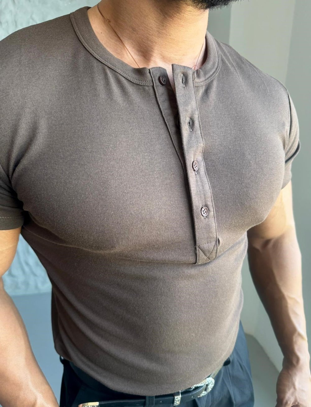 Fit Premium Düğme Detay Tişört Modeli Kahverengi  