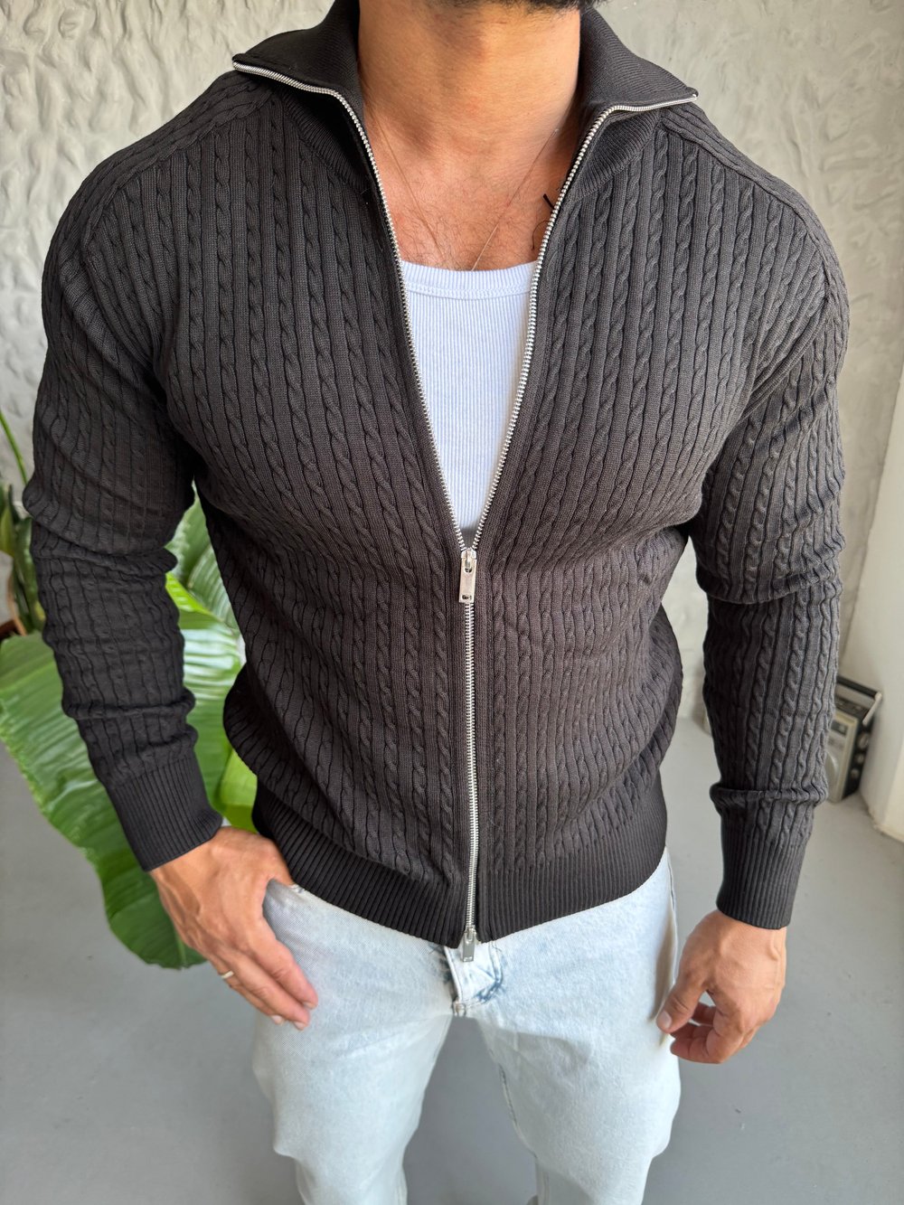 Siyah Örgü Detay Hırka Modeli