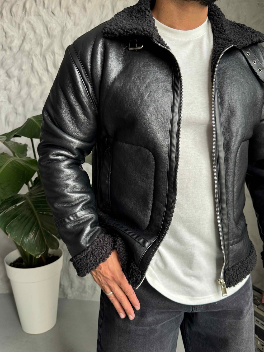Siyah Pilot Yaka Kürklü Mont