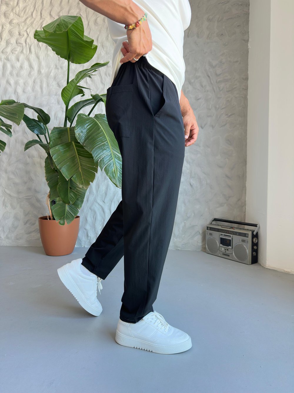 Siyah Regular Fit Ayarlanabilir Paça Jogger Modeli
