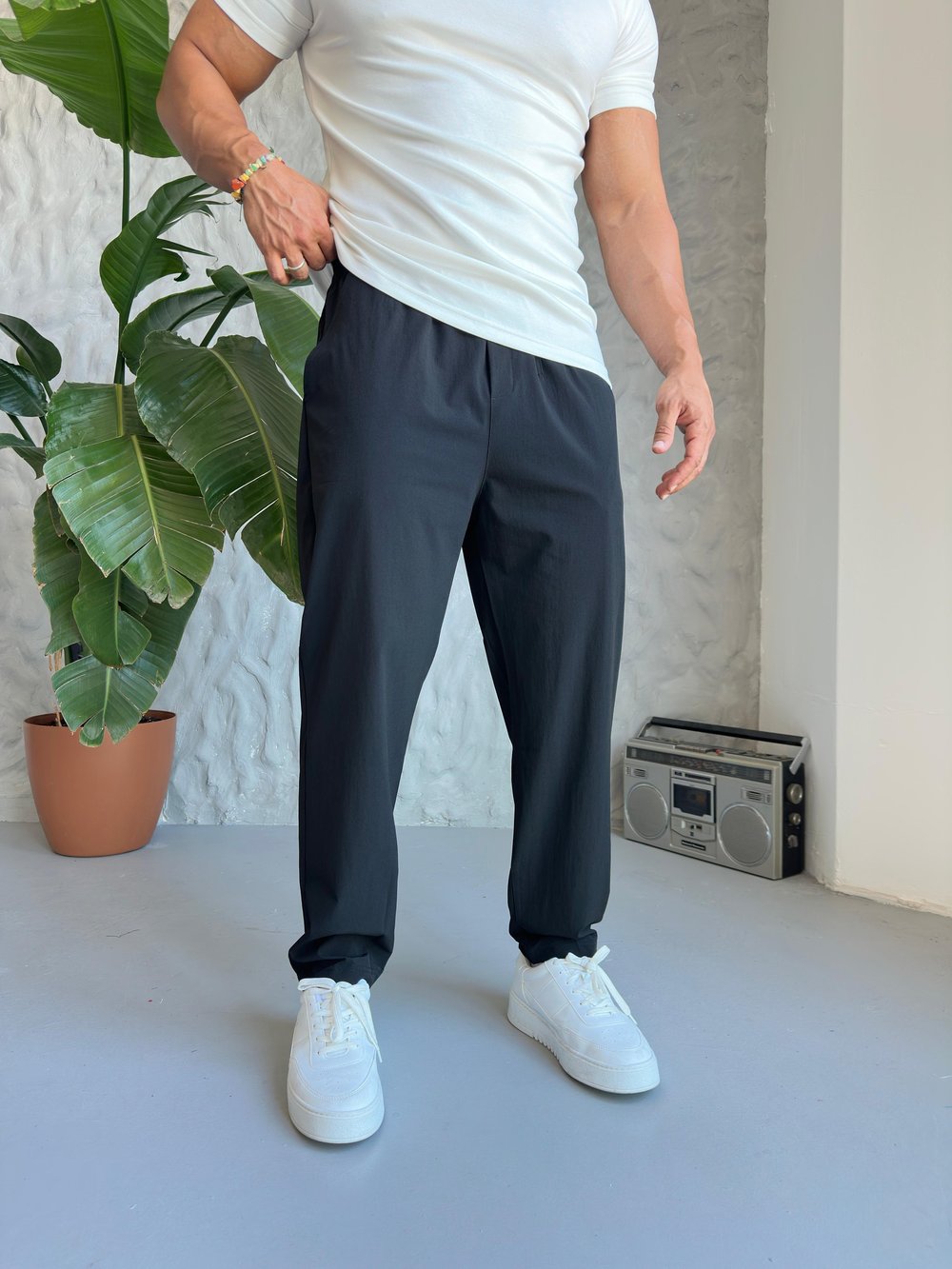 Siyah Regular Fit Ayarlanabilir Paça Jogger Modeli
