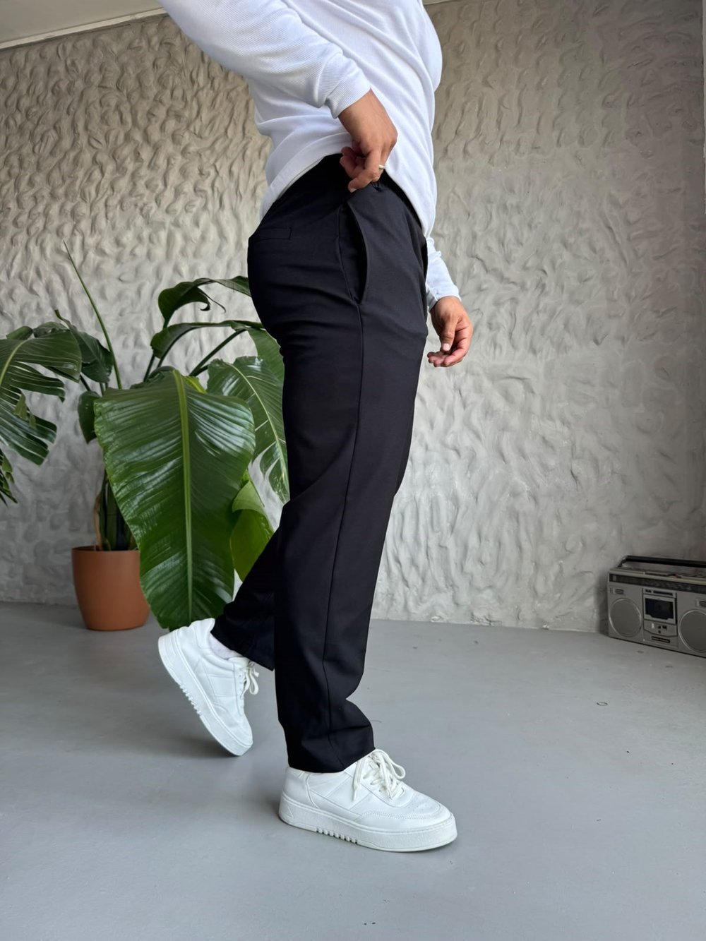 Siyah Regular Fit Pantolon Modeli
