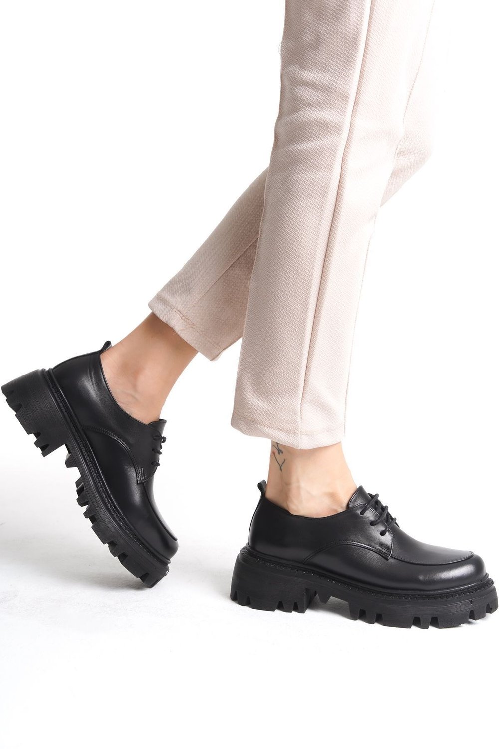 JULİA Hakiki Deri Siyah Bağcıklı Loafer Ayakkabı