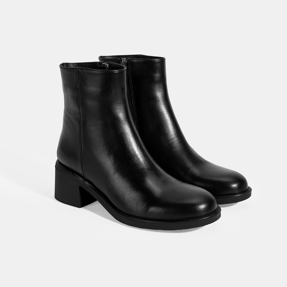 Kadın Siyah Fermuarlı Topuklu Deri Bot