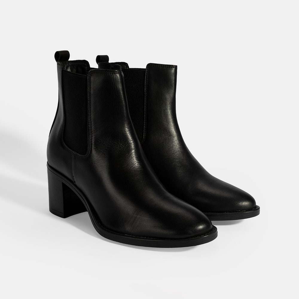 Kadın Siyah Lastikli Topuklu Deri Bot