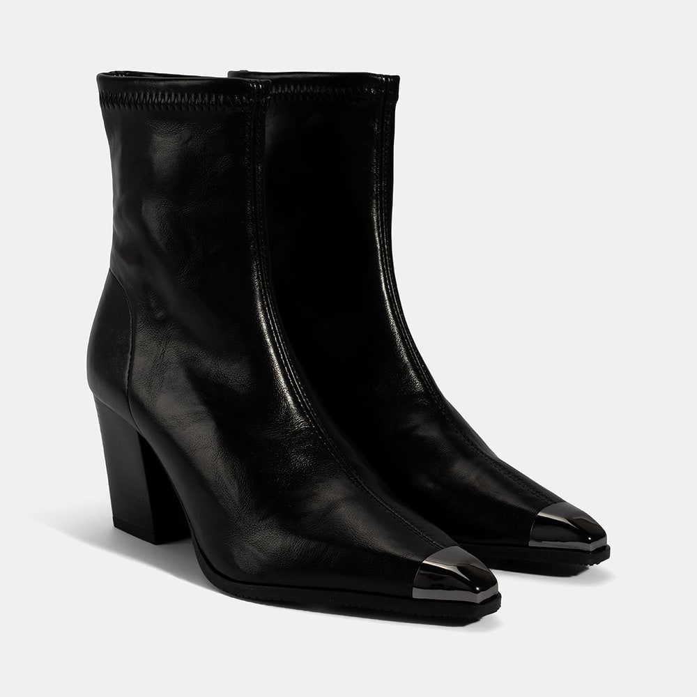 Kadın Siyah Metal Burun Detaylı Topuklu Stretch Bot