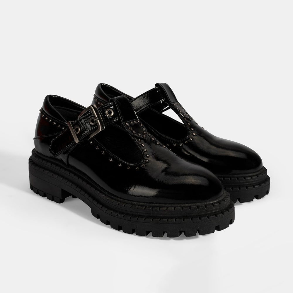 Kadın Siyah Zımba Detaylı T-Bant Rugan Ayakkabı