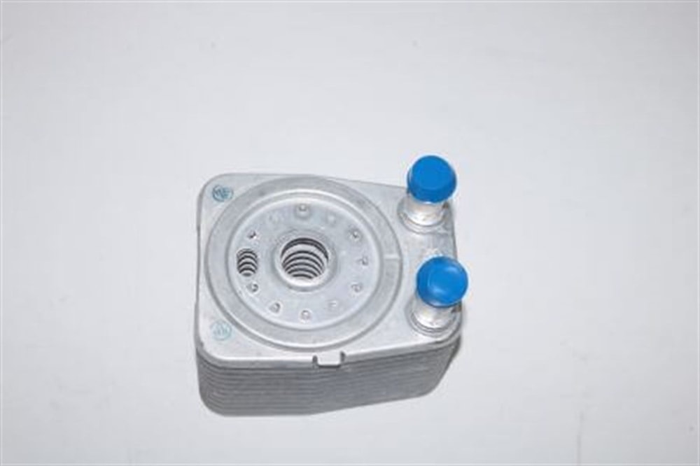 Passat 2005 - 2010 Model 2.0 TDI Motor Yağ Soğutucusu Just Marka