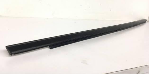 ORJİNALPeugeot 3008 2024 - 2025 Sağ Ön Kapı Camı Dış Sıyırıcı Fitili Orijinal Marka 98397664809839766480