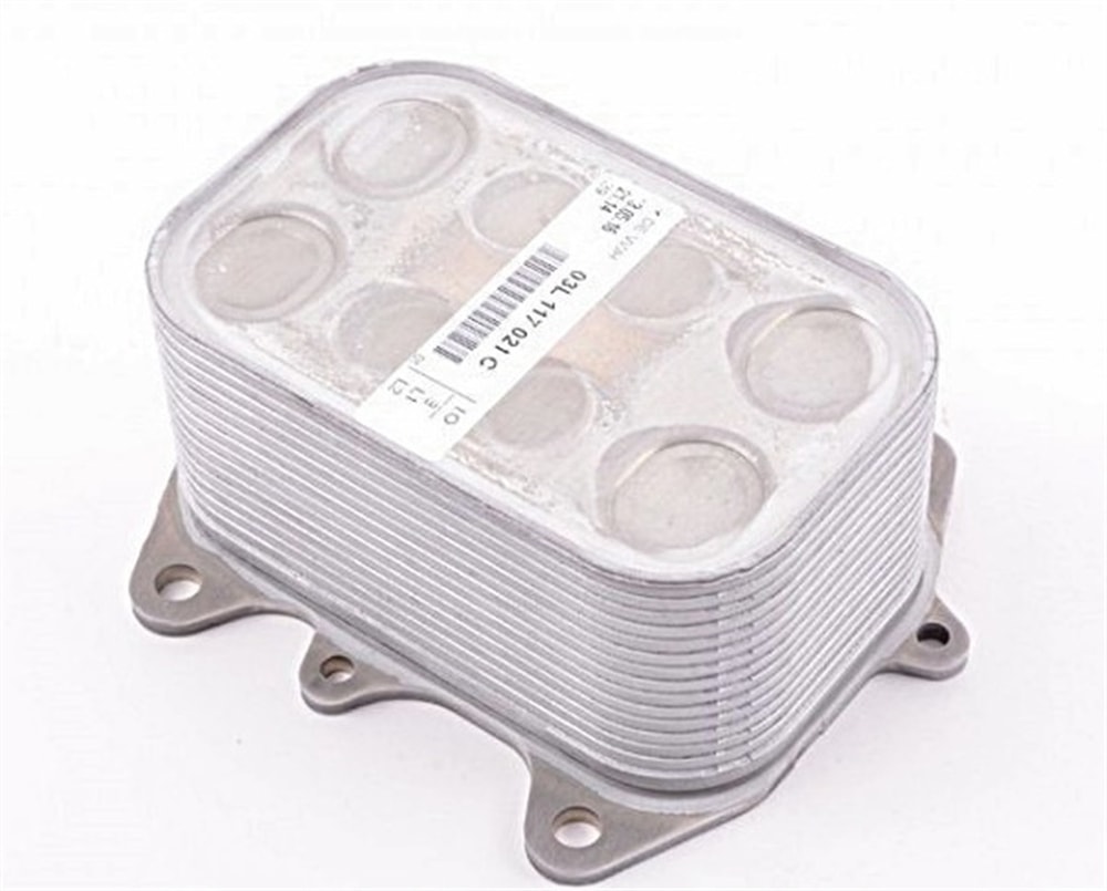 Volkswagen Passat 2011-2014 Model Arası Motor Yağ Soğutucu Kale Marka 03L117021C