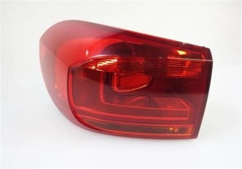 Volkswagen Tiguan 2012-2016 Model Arası Stop Lambası Sol Dış Hella Marka 5N0945095Q