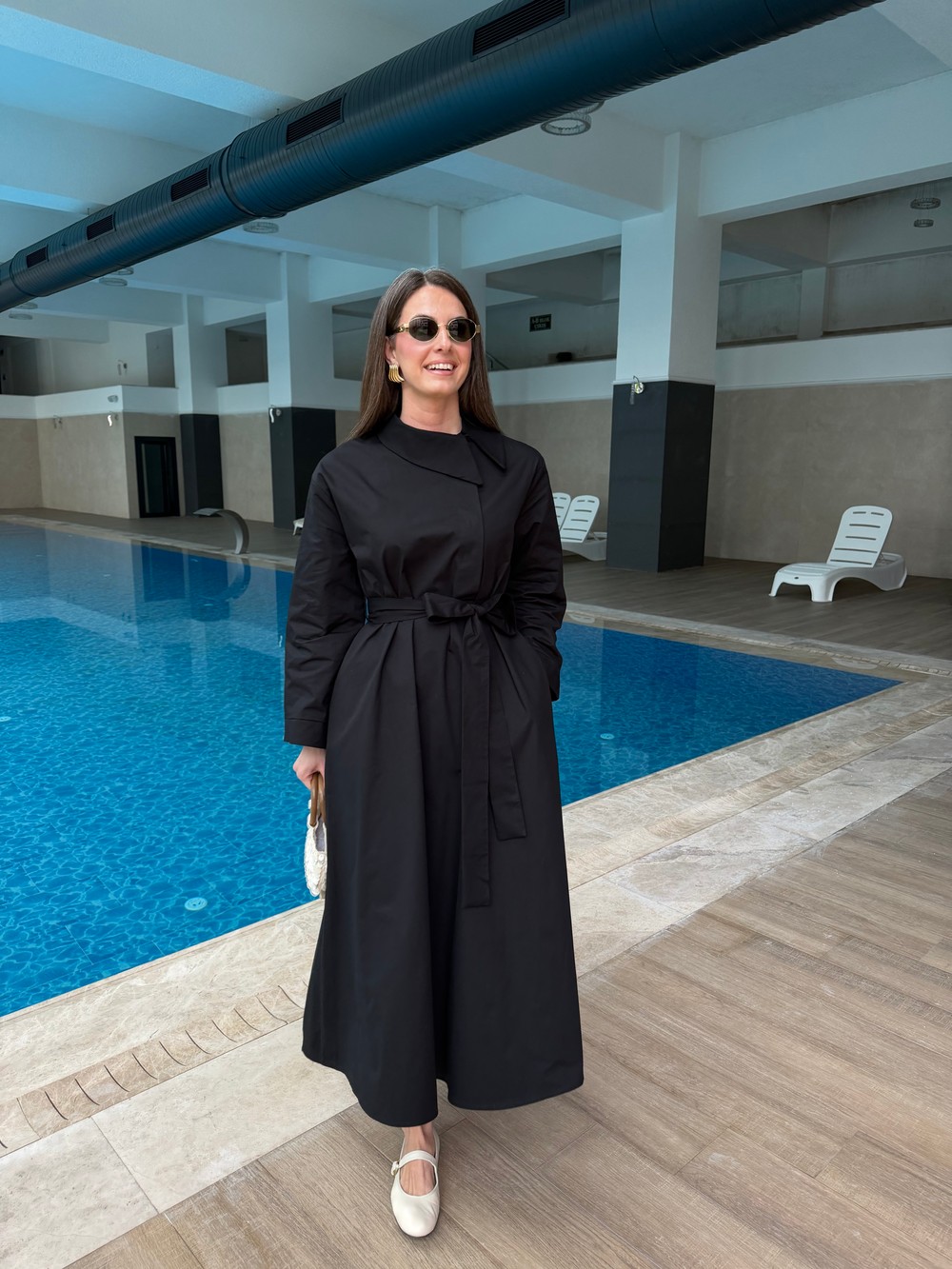 QULOVEYeni GelenlerAsimetrik Yaka Siyah Elbise