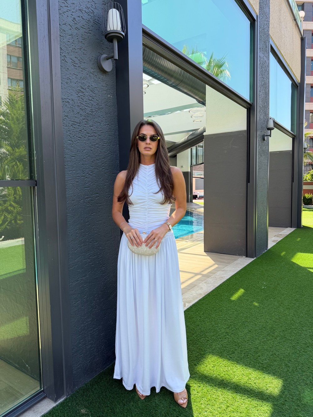 QULOVEYENİ GELENLERBeyaz Kolsuz Drape Detaylı Astarlı Elbise