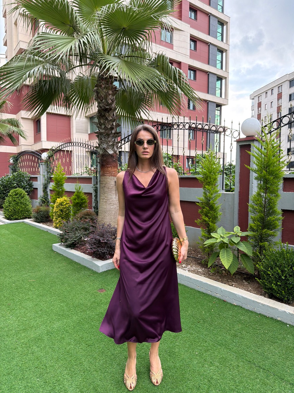 QULOVEYENİ GELENLERMürdüm Saten Degaje Yaka Omuz Tokalı Elbise
