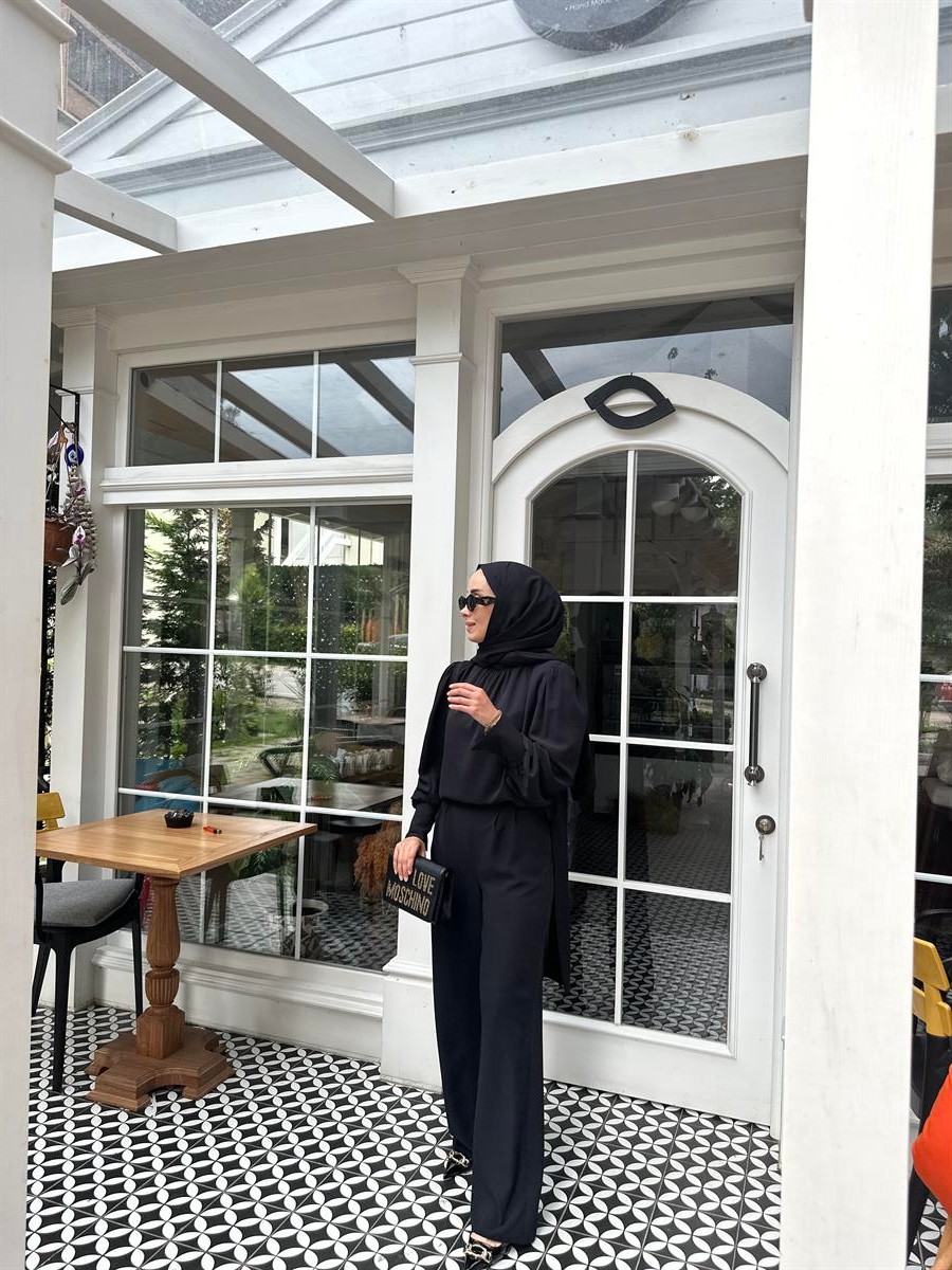 NOIRRE DESİGNTakımSiyah Kol Detaylı Takım 