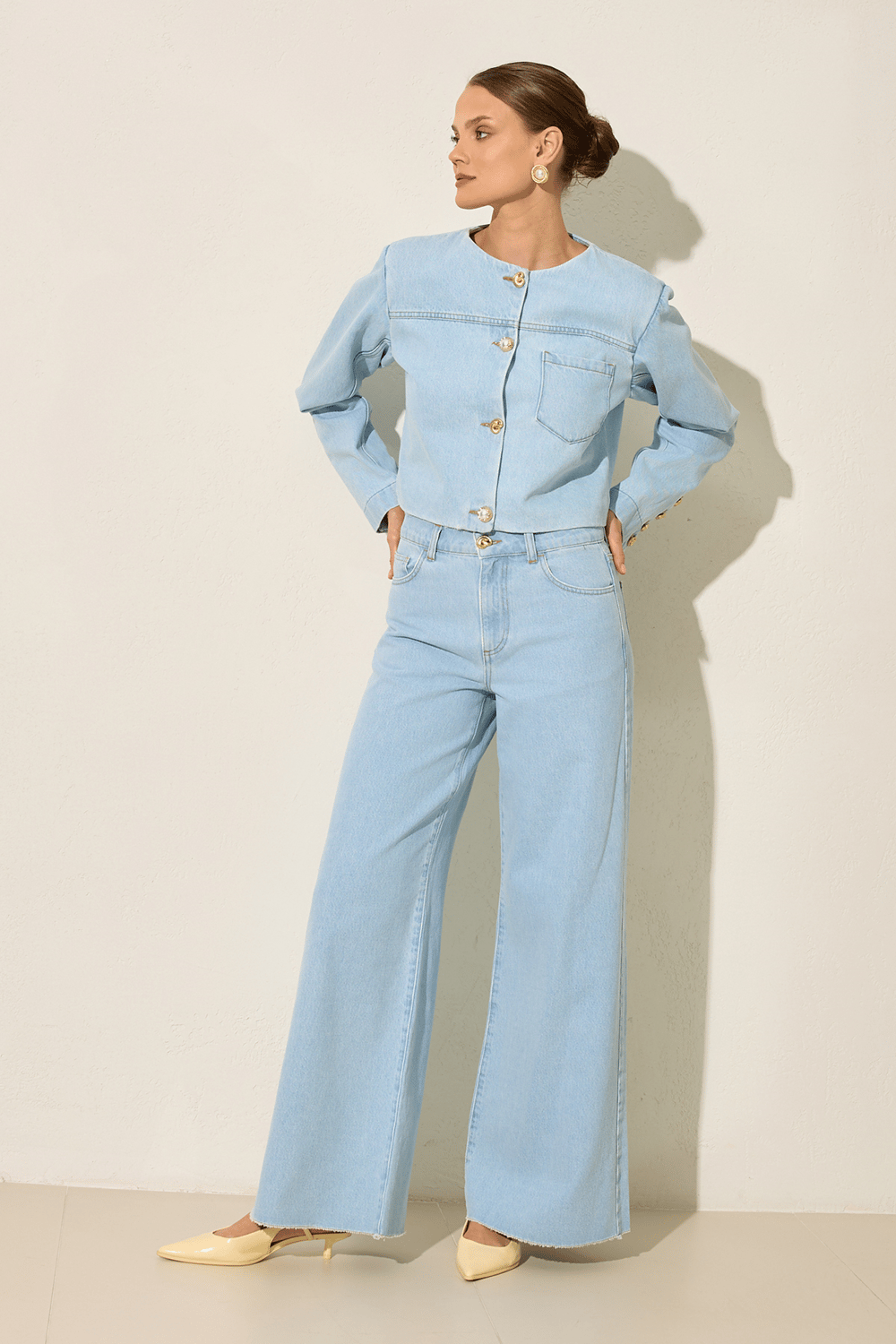 Mavi %100 Pamuk Yakasız Düğme Ve Cep Detaylı Ceket Jean Takım