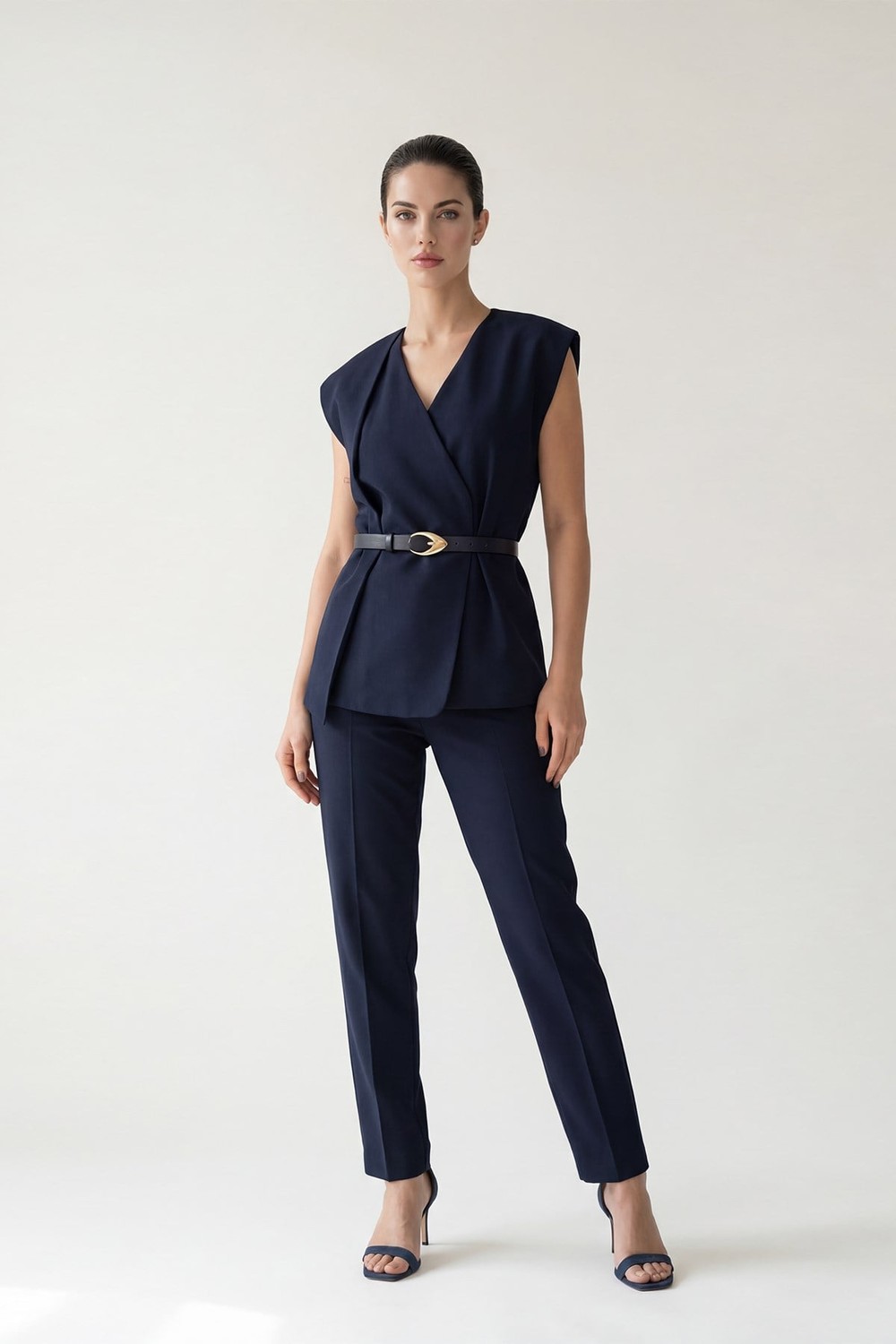 Lacivert Kemer Detaylı Yelek Pantolonlu Takım