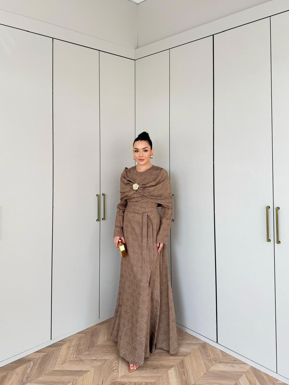 HR-0345H&R ButikFuş-Fulia Omuz Detaylı Desenli Elbise Kahve