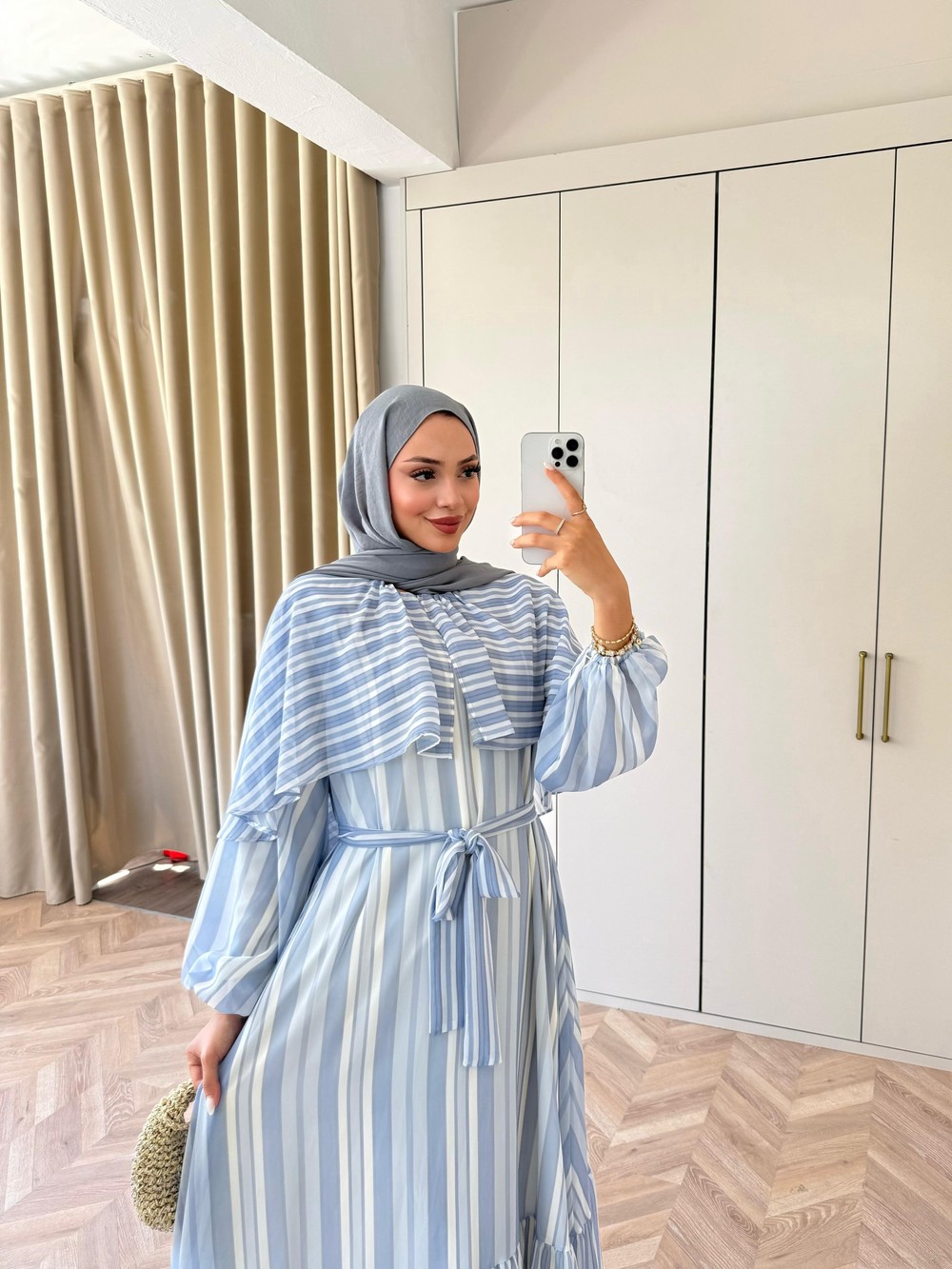 HR-1386H&R ButikFus- Nela Çizgi Detaylı Renkli Elbise Mavi