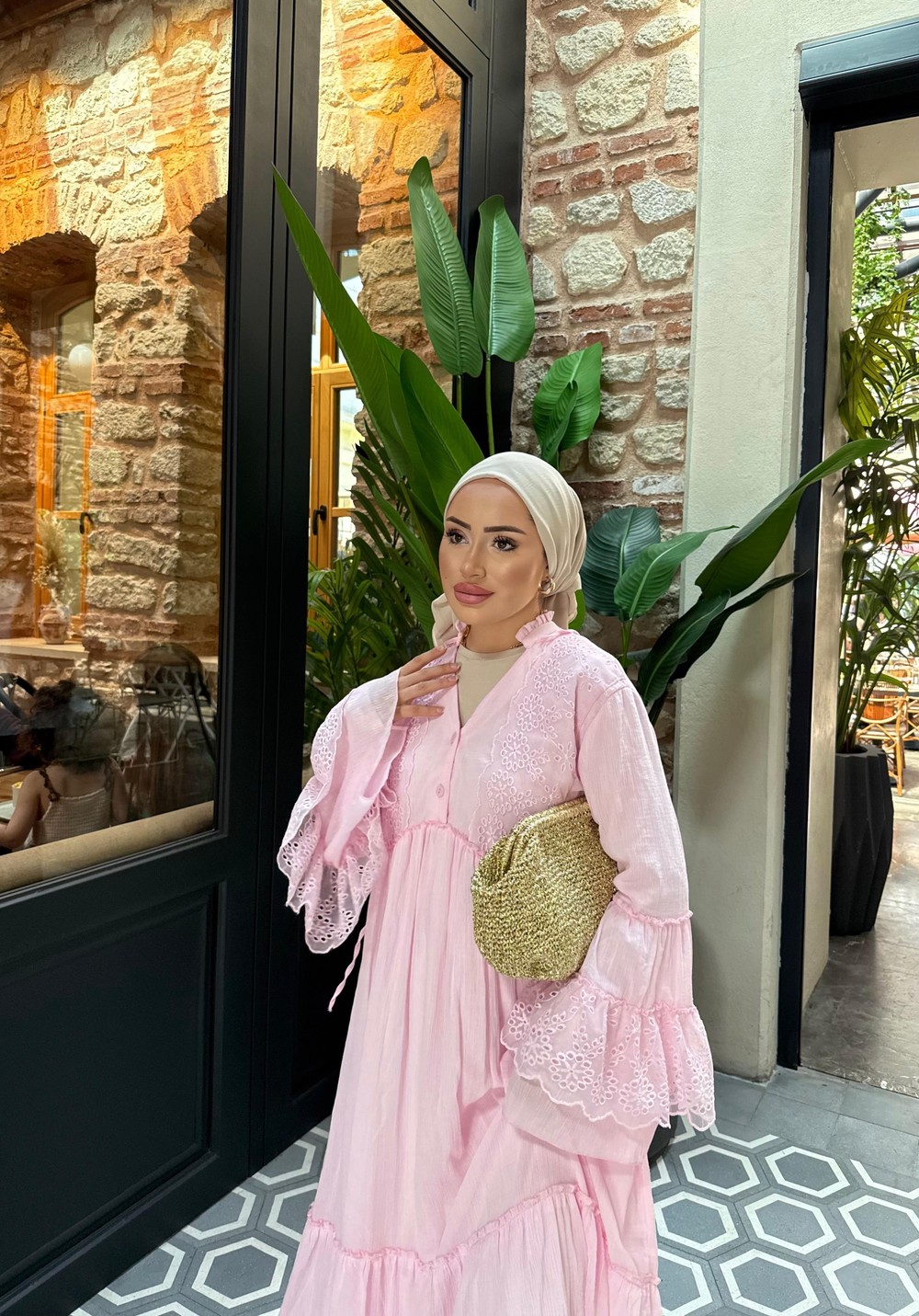elbs-1713H&R ButikSenna Güpür Detaylı Elbise Pembe