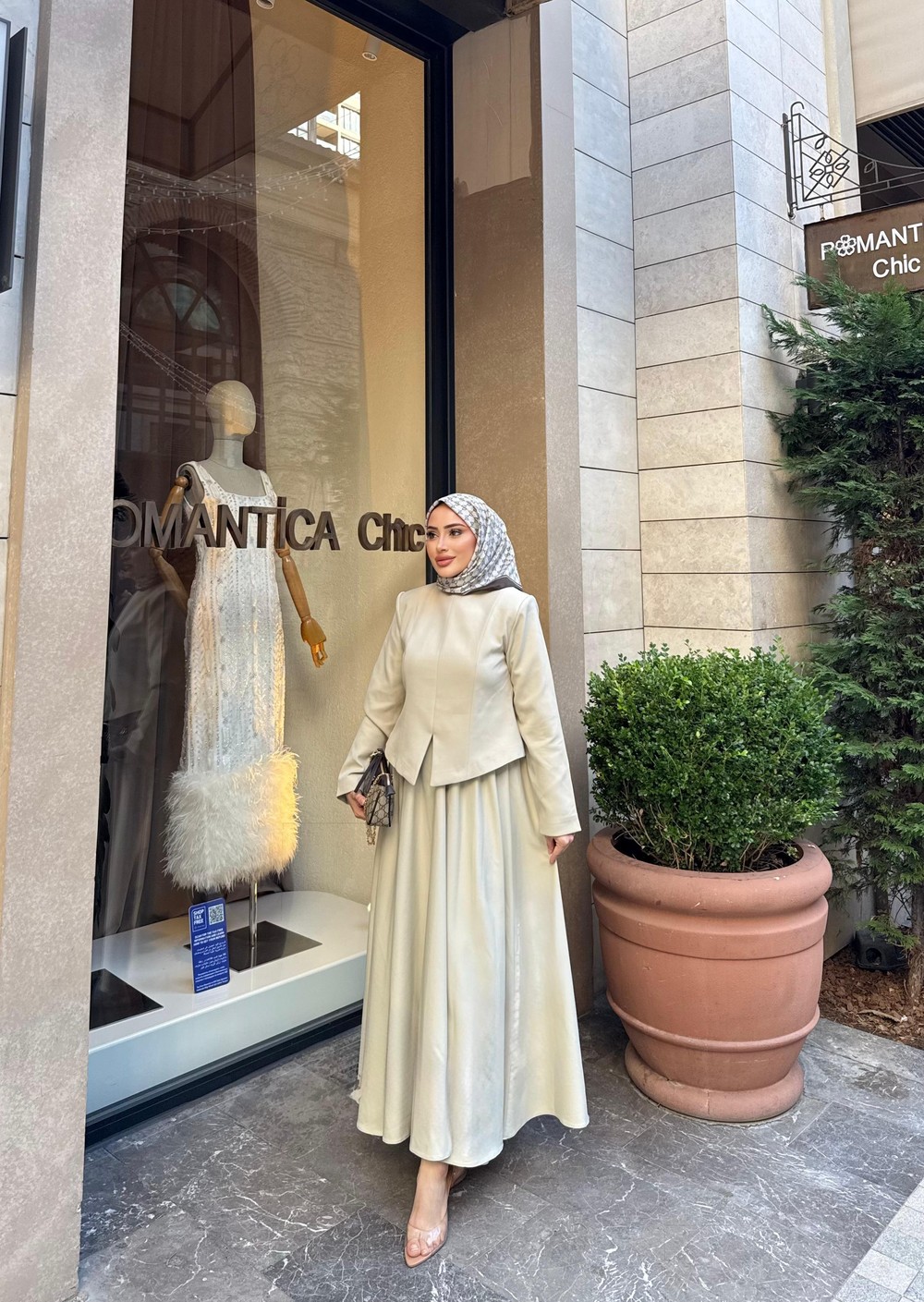 TAKM-1809H&R ButikElantra Etekli Takım Bej